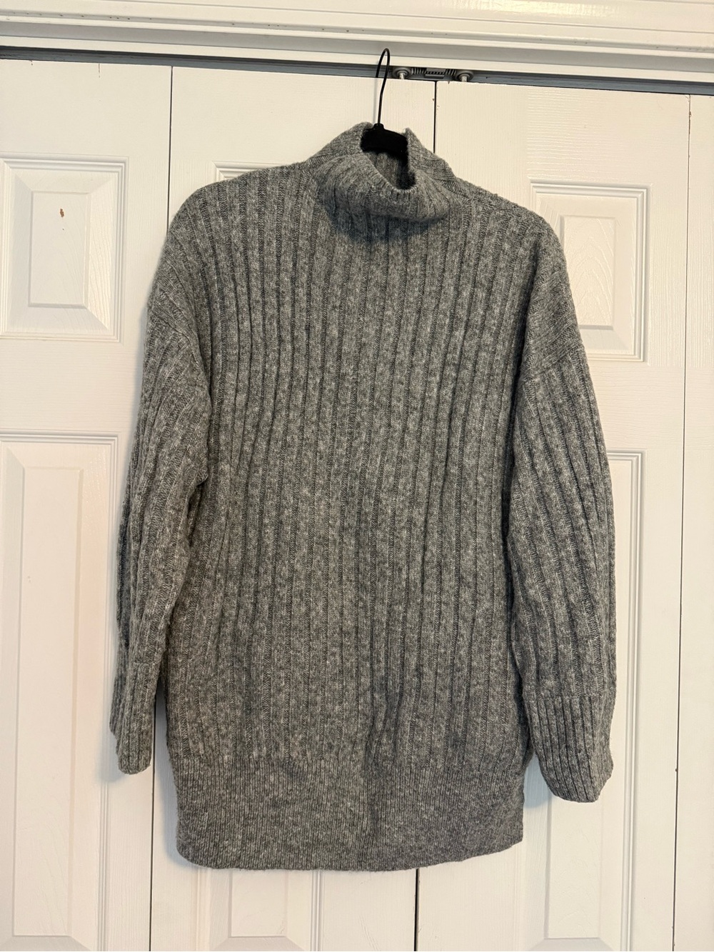 Women’s Oversized Grey Ribbed Turtleneck Sweater